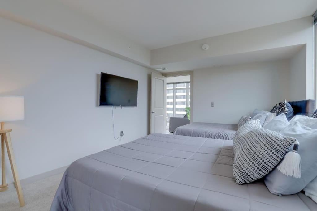 Wonderful 2Br Apartment At Crystal City Arlington Esterno foto