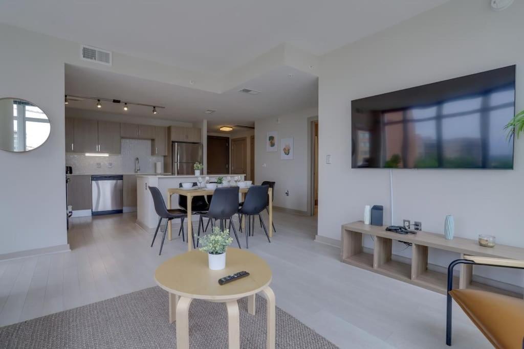 Wonderful 2Br Apartment At Crystal City Arlington Esterno foto